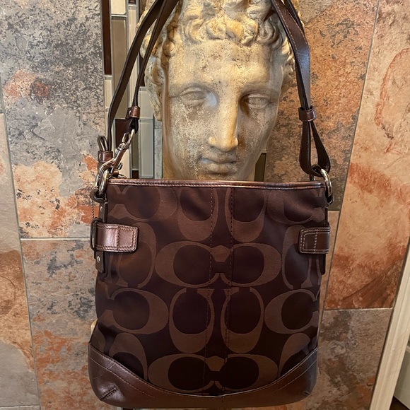 Coach - Picture 2 of 4